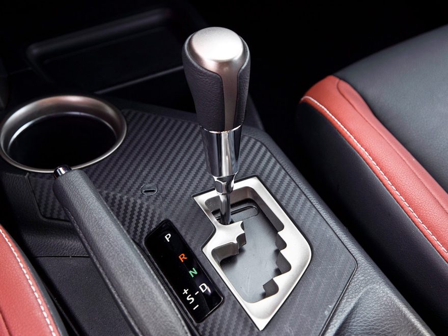 Cara Engine Brake yang Benar pada Mobil Manual dan Matic