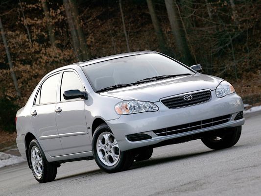 Perbedaan antara Toyota Altis Tipe J dan G
