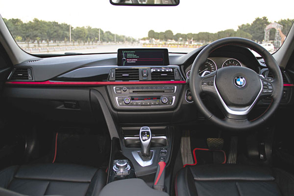 Review Spesifikasi BMW F30 Seri-3 2013-2018