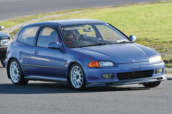Tips Membeli Honda Civic Estilo Bekas