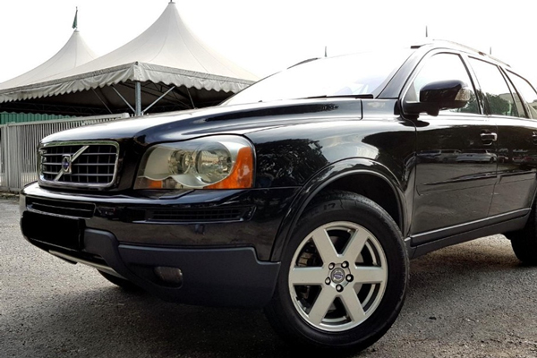 Untung Rugi Membeli Mobil Bekas Mewah