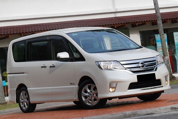 Perbedaan Nissan Serena C26 Tipe X, HWS dan Autech