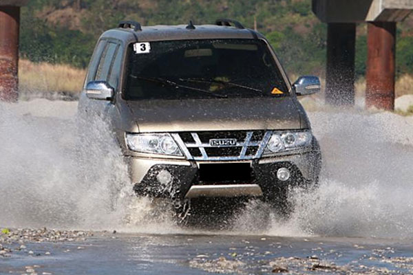 Kelebihan dan Kekurangan Isuzu Panther Kapsul