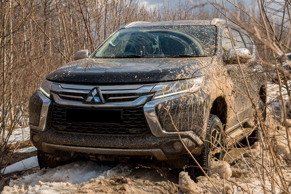 Perbedaan Pajero Sport tipe GLX, Exceed, Dakar dan Ultimate