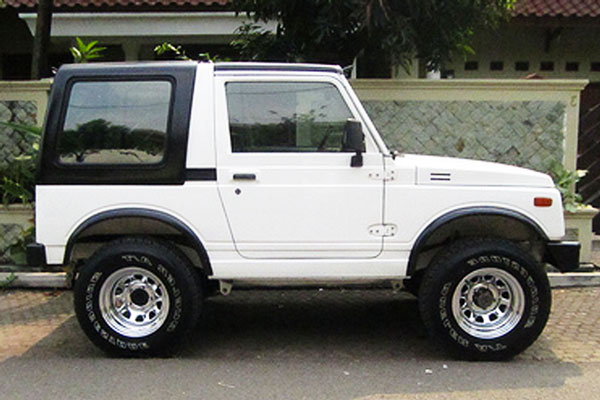 Sejarah dan Macam Tipe Suzuki Jimny / Katana di Indonesia