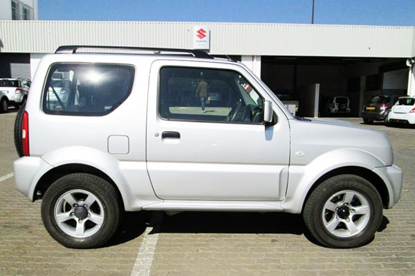 Sejarah dan Macam Tipe Suzuki Jimny / Katana di Indonesia