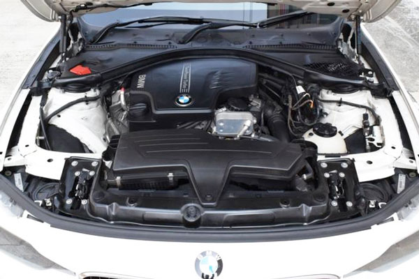 Review Spesifikasi BMW F30 Seri-3 2013-2018