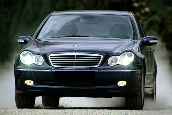 Kelebihan dan Kekurangan Mercy W203 C-Class