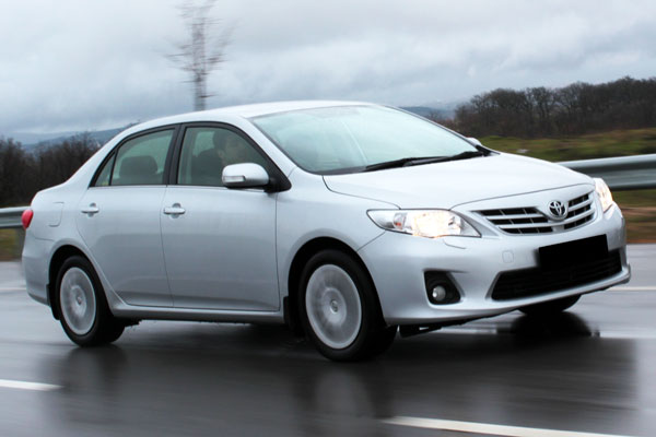 Kelebihan dan Kekurangan Toyota Corolla Altis Gen 2