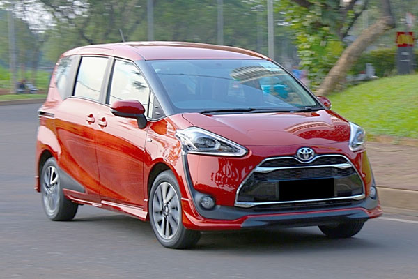 Kelebihan dan Kekurangan Toyota Sienta