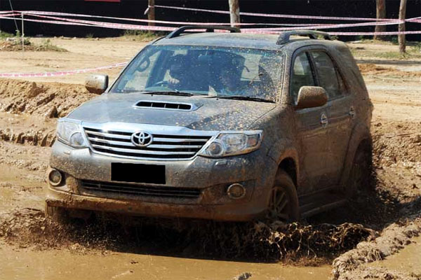 Kelebihan dan Kekurangan Toyota Fortuner Gen 1
