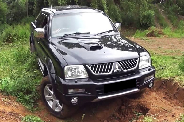 Kelebihan dan Kekurangan Mitsubishi Strada Gen 1 L200