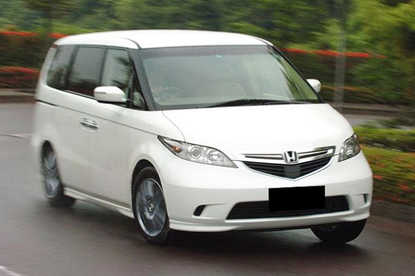 Kelebihan dan Kekurangan Honda Elysion