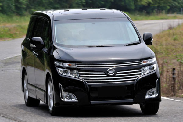 Kelebihan dan Kekurangan Nissan Elgrand E52