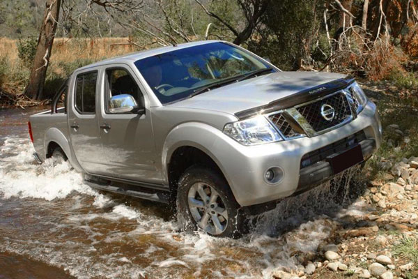 Kelebihan dan Kekurangan Nissan Navara Gen 2 D40