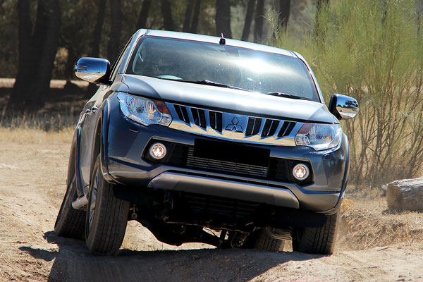 Kelebihan dan Kekurangan Mitsubishi Strada Gen 3 Triton