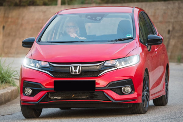 Kelebihan dan Kekurangan Honda Jazz GK5 All New