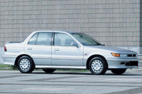 Kelebihan dan Kekurangan Mitsubishi Lancer DanGan