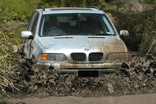 Kelebihan dan Kekurangan BMW X5 E53