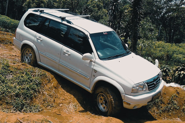Kelebihan dan Kekurangan Suzuki Grand Escudo XL7