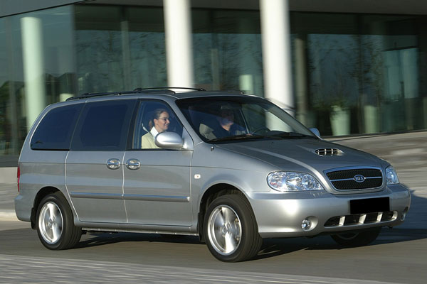 Kelebihan dan Kekurangan KIA Carnival / Sedona