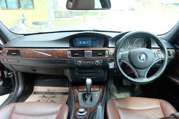 Review Spesifikasi BMW E90 Seri-3 2005-2011