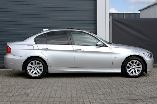 Review Spesifikasi BMW E90 Seri-3 2005-2011