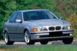 Review, Spesifikasi, Kelebihan dan Kekurangan BMW E39 1996-2003