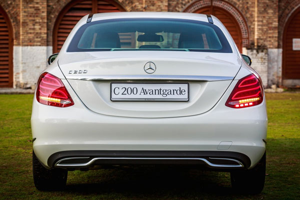 Review Spesifikasi Mercy W205 2015-Sekarang