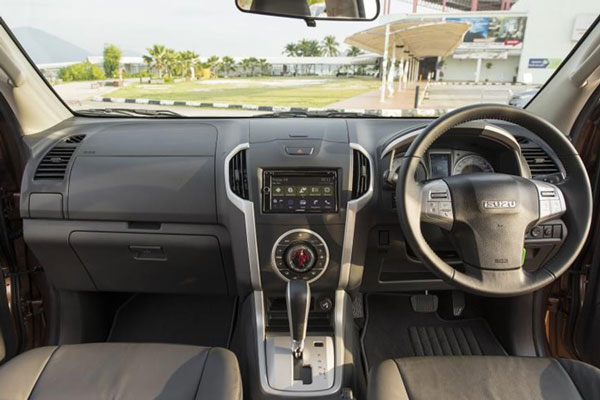 Review Spesifikasi Isuzu MU-X