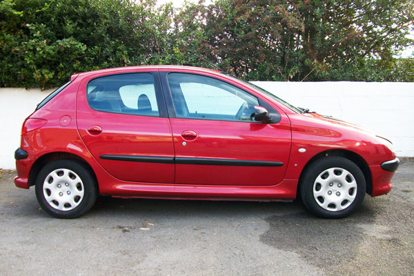 Review Spesifikasi Peugeot 206