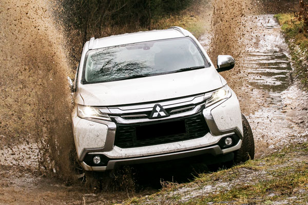Kelebihan dan Kekurangan Mitsubishi Pajero Sport Gen 2 All New