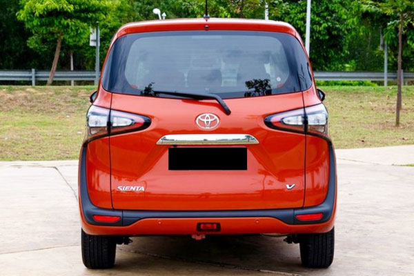 Review Spesifikasi Toyota Sienta