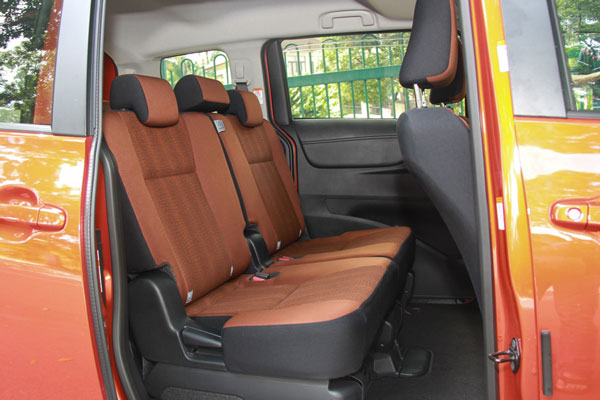 Review Spesifikasi Toyota Sienta
