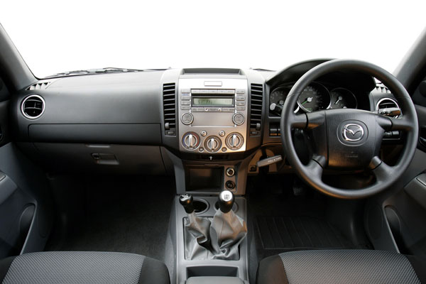 Review Spesifikasi Mazda BT-50 Gen 1