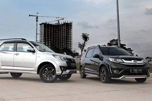 Komparasi Perbandingan Honda BRV vs Toyota Rush TRD