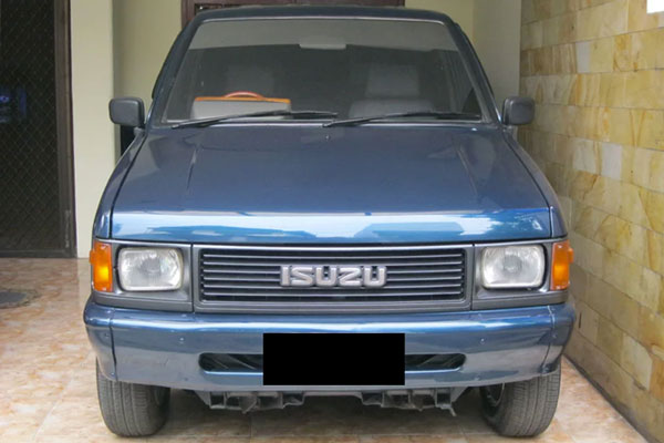 Review Spesifikasi Isuzu Panther Kotak