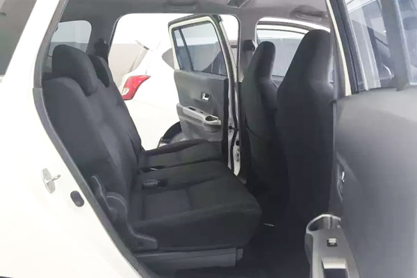 Review Spesifikasi Daihatsu Sigra 1.0 & 1.2