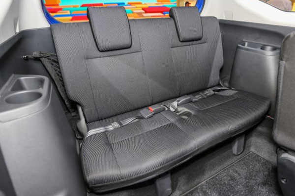 Review Spesifikasi Daihatsu Sigra 1.0 & 1.2
