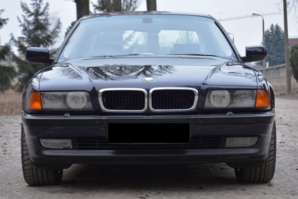 Review Spesifikasi BMW E38 Seri-7 1994-2001