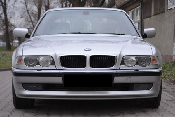 Review Spesifikasi BMW E38 Seri-7 1994-2001