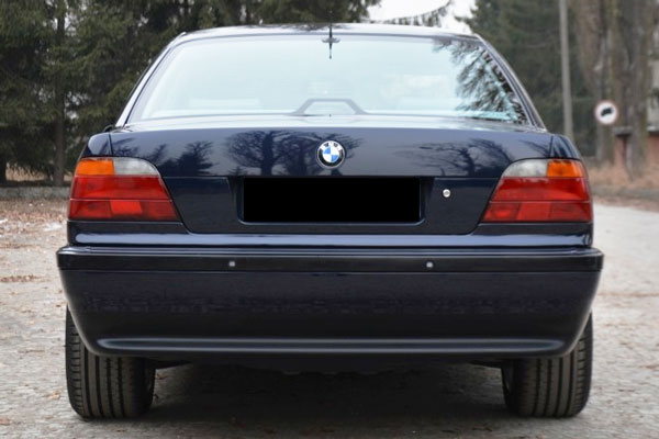 Review Spesifikasi BMW E38 Seri-7 1994-2001