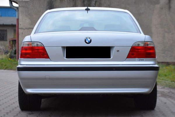 Review Spesifikasi BMW E38 Seri-7 1994-2001