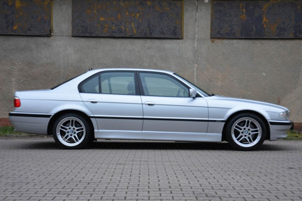 Review Spesifikasi BMW E38 Seri-7 1994-2001