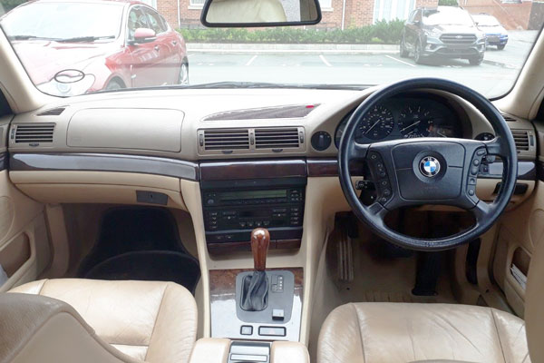Review Spesifikasi BMW E38 Seri-7 1994-2001