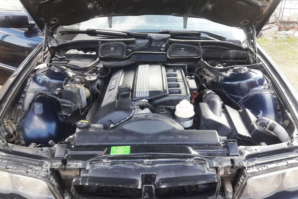 Review Spesifikasi BMW E38 Seri-7 1994-2001
