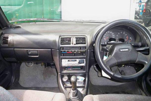 Review Spesifikasi Suzuki Esteem