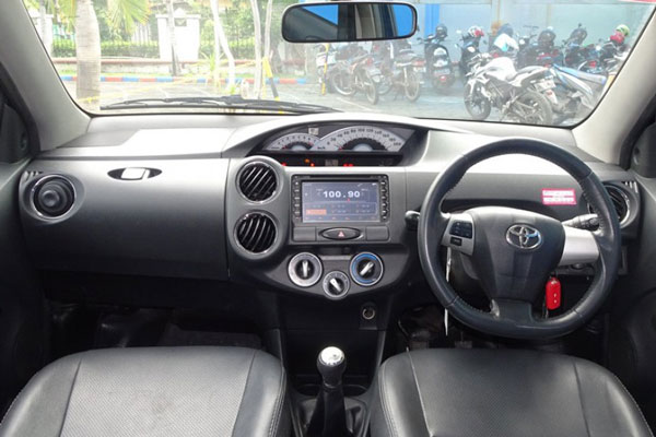 Review Spesifikasi Toyota Etios Valco