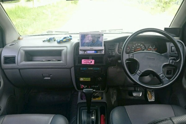 Review Spesifikasi Isuzu Panther Touring / Grand Touring