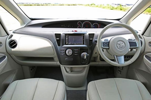 Review Spesifikasi Mazda Biante dan Biante Skyactiv